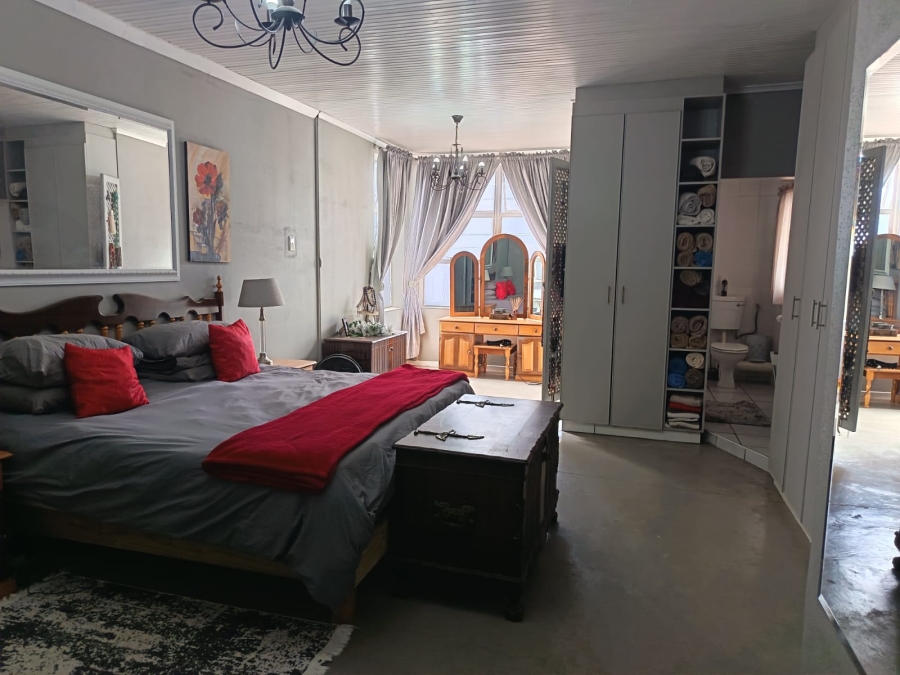 To Let 7 Bedroom Property for Rent in Humansdorp Eastern Cape